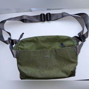 Bellroy Venture Sling - 6L (Ranger Green)